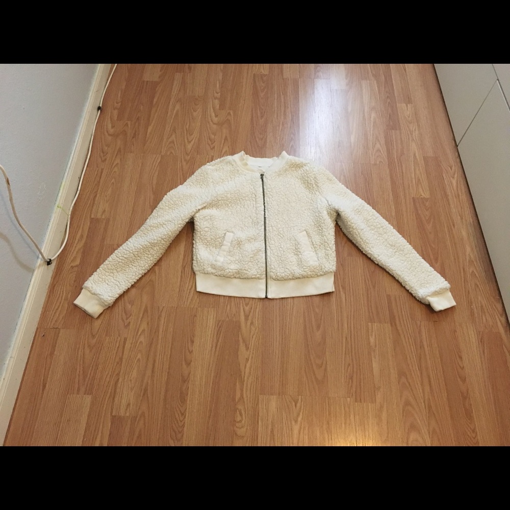 A jacket that it’s very puffy .